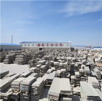 奇台县鑫磊石材有限责任公司成立于2008年。常年供应产品：卡拉麦里金,棕钻，自由大型矿山!