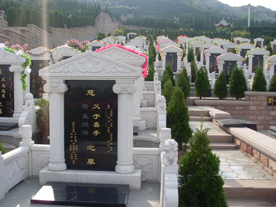 珍珠白墓碑石