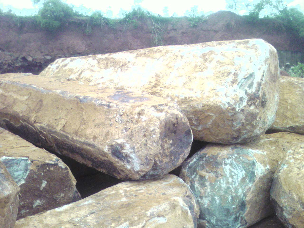安山岩毛石