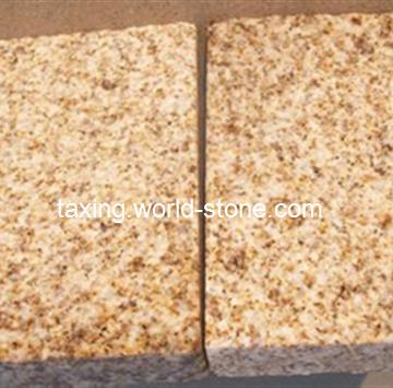 黄锈石是属于天然花岗岩的一种，硬度较高，表面的光洁度比较高，无放射性，质地坚硬、耐酸碱、耐气候性好，高承载性，抗压能力及很好的研磨延展性。光亮晶莹、坚硬永久、高贵典雅，耐冻性。石材在潮湿状态下，能抵抗冻融而不发生显着破坏,黄锈石可用做磨光板，火烧板，薄板，台面板，环境石，地铺石，路延石，小方块，墙壁石，石制家具，石雕及各种建筑工程配套用石材。黄锈石的台面板磨光后颜色显得尤为美观，彰显出豪华高贵，耐磨性极高，为广大欧美客户所青睐。